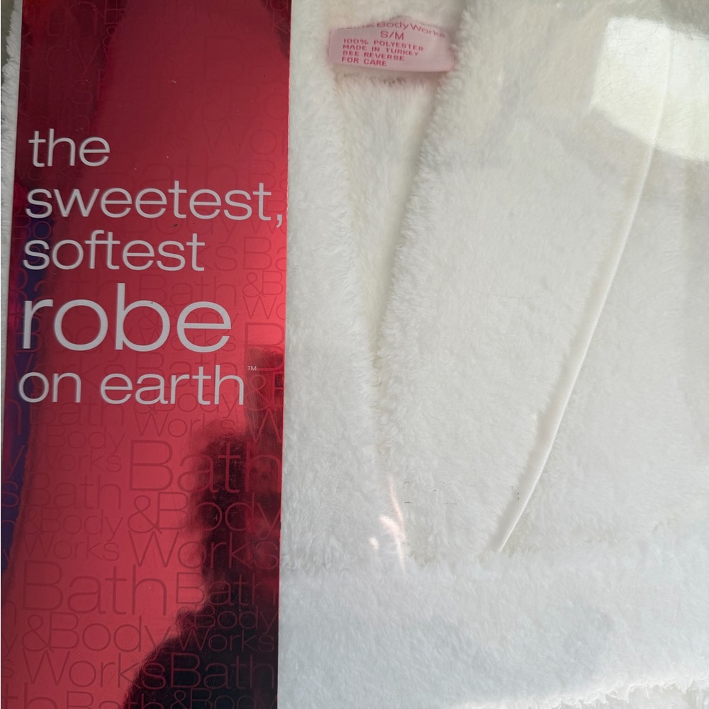 Bath & Body Works Plush White Robe NWT